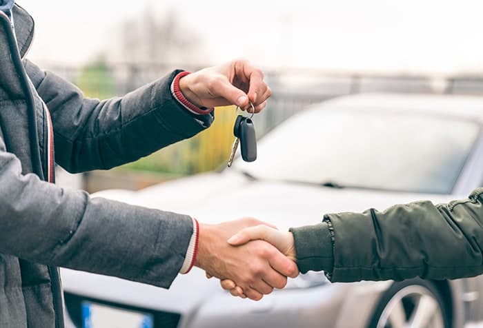 How to negotiate a used car dealer