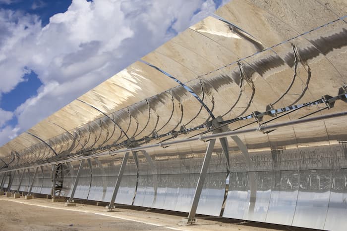 Concentrated solar power trough collector generates solar power