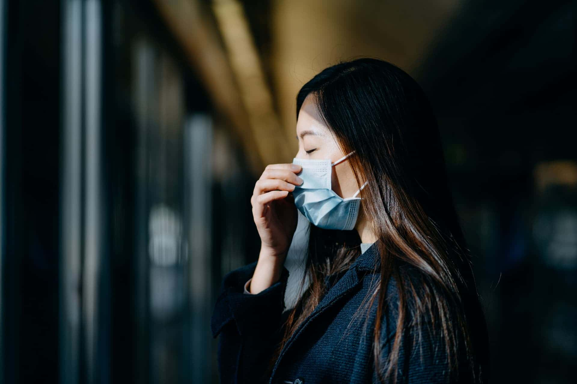 Woman wearing a mask