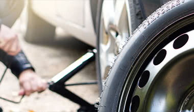 How to change a car tyre