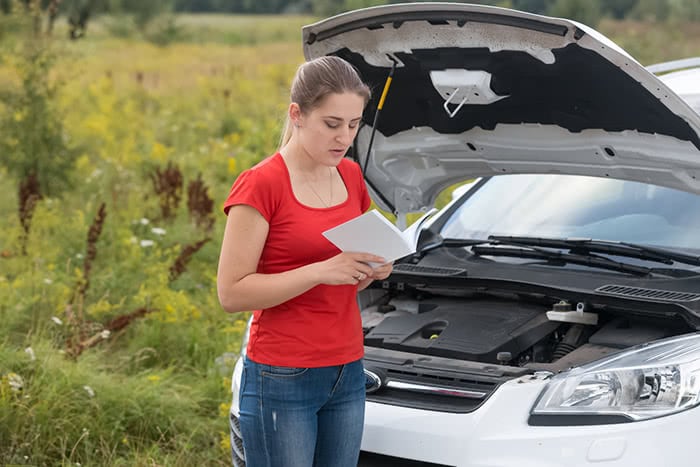 16 Thing To Put In A Car Emergency Kit | Budget Direct